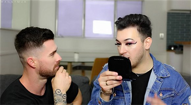 新传考研攒例子 | 美宝莲新睫毛膏代言人居然是个男的！ 